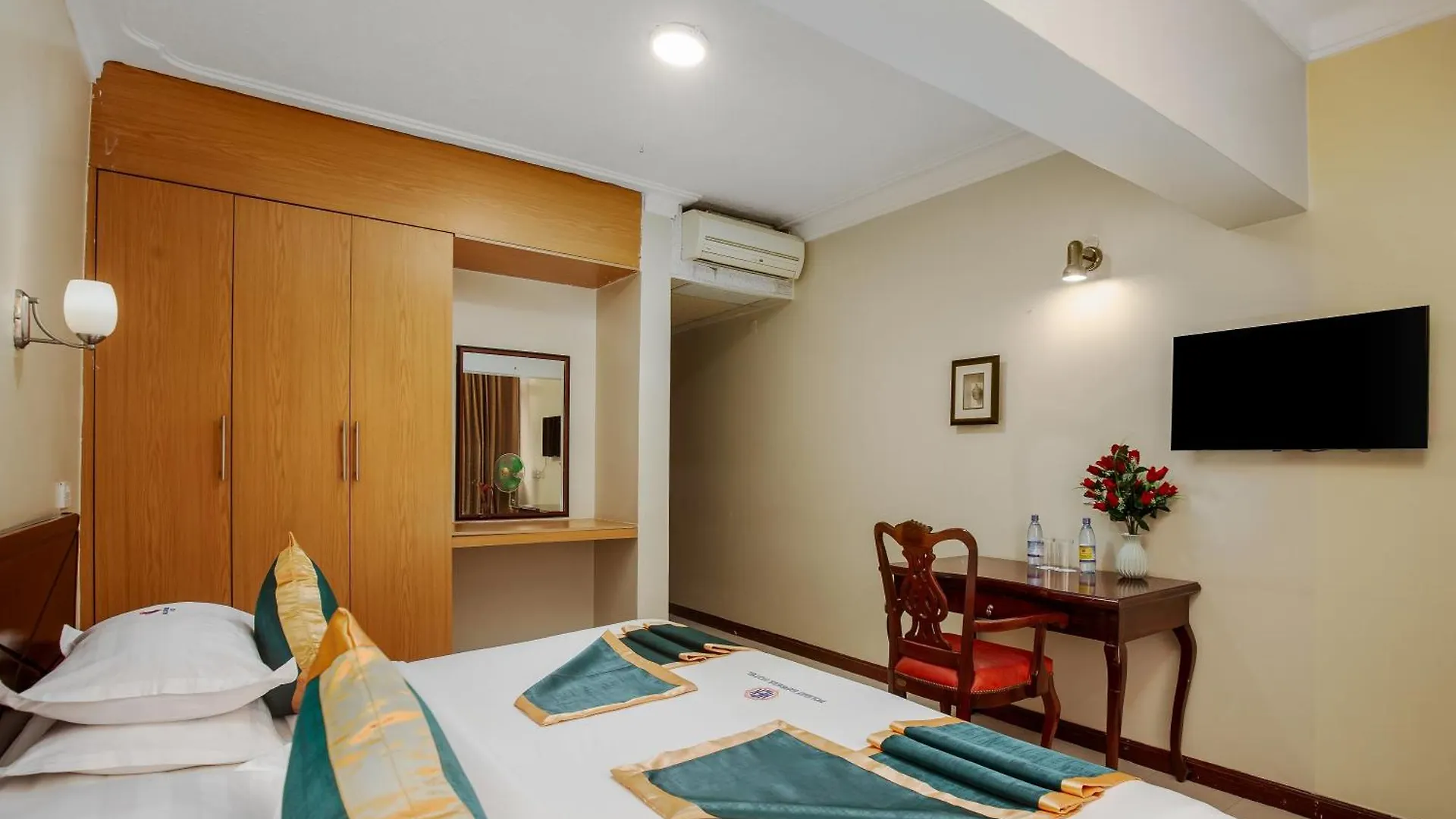 Holiday Express Hotel Kampala